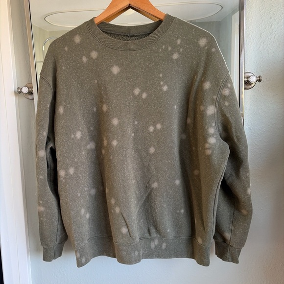 Urban Outfitters Other - Super soft green and white crewneck sweatshirt